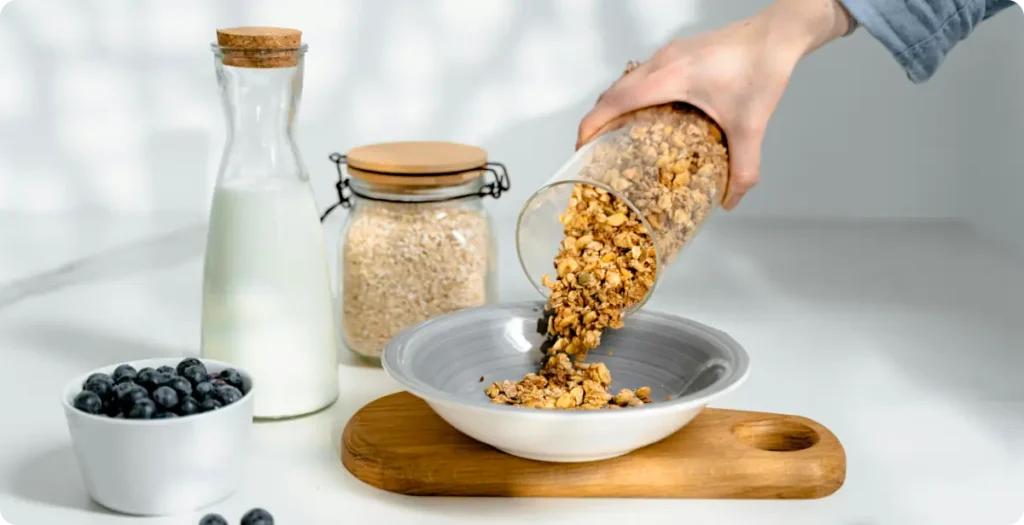 Lunch ideas for picky eaters: Cereal and Milk with Fruit