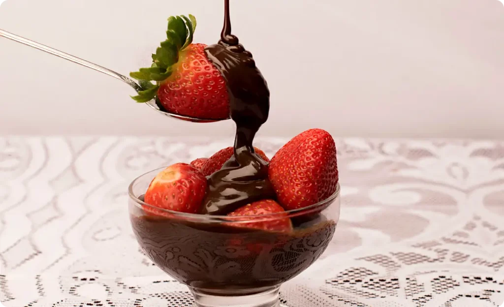 Finger food for party: Chocolate Dipped Strawberries